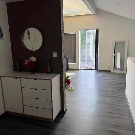 Spacious And Modern Centrally Located, Tesla Model X Askøy