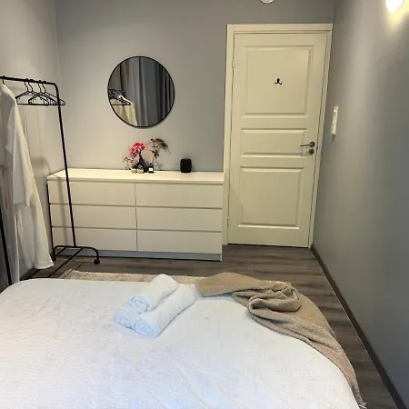Nyaraló Spacious And Modern Centrally Located, Tesla Model X Askøy
